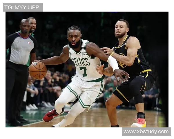 勇士与凯尔特人激战正酣球迷期待精彩对决与历史交锋